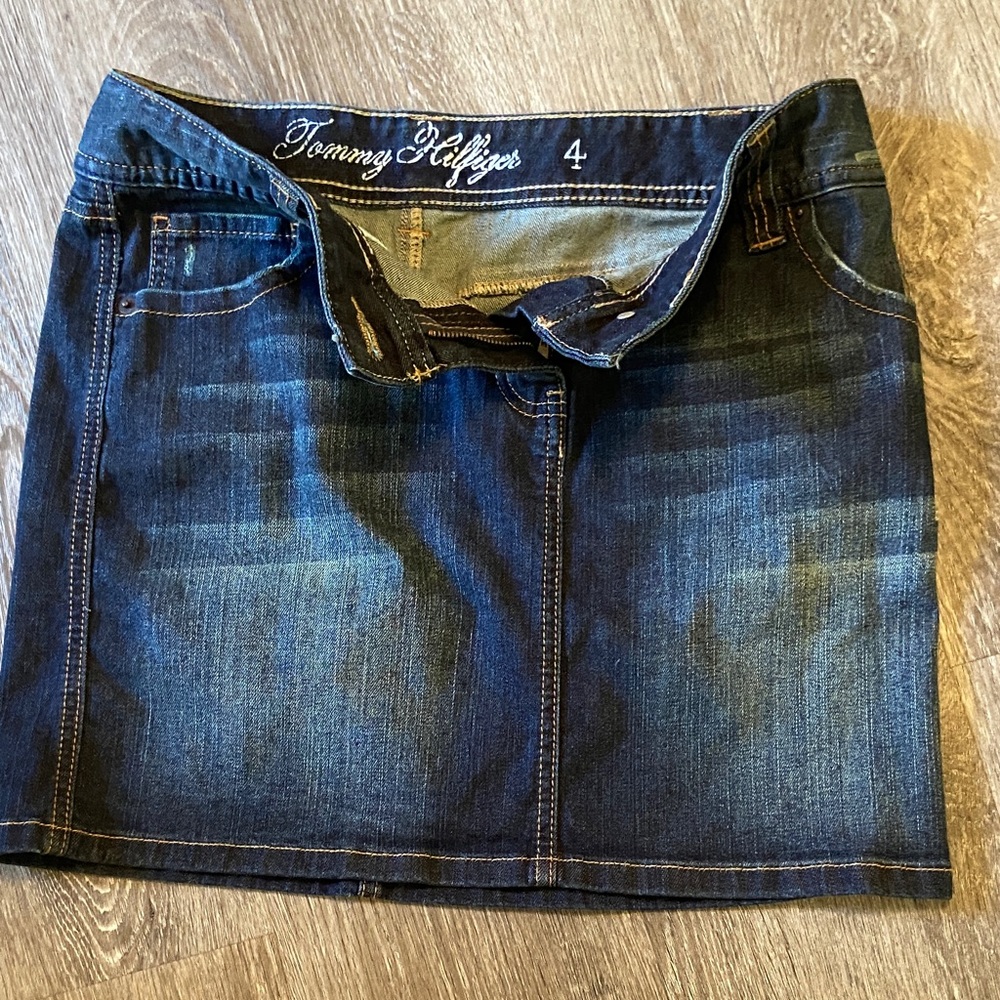 Tommy Hilfiger Women's Dark Blue Denim Mini Skirt
